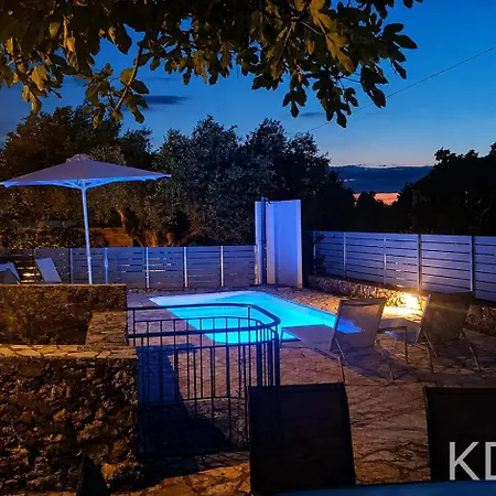 Private Demetra 1768 With Pool - Close To *